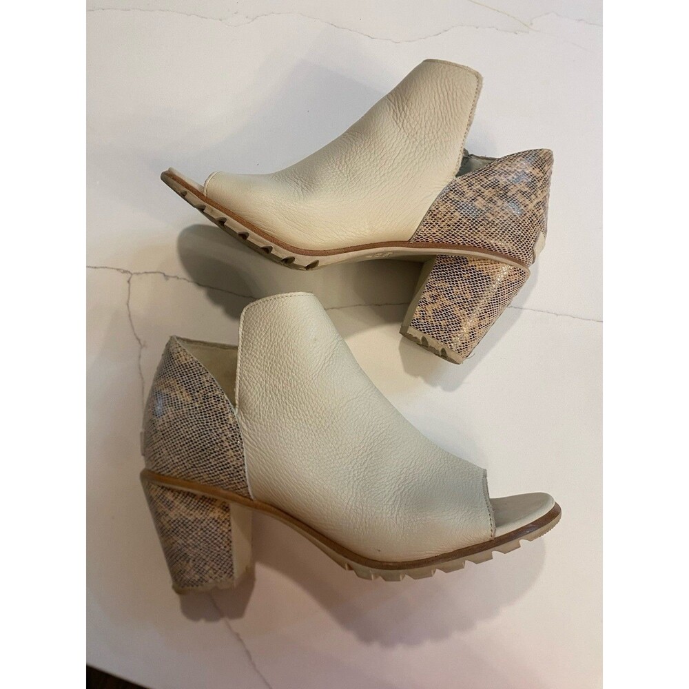 SOREL Peep Toe Booties Snakeskin Detail Block Heel Women’s Size 9